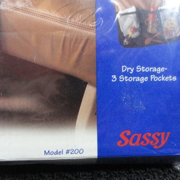 Sassy CAr Seat undermat with pockets~NOS~unsealed~machine washable~20x36 - Picture 3 of 6